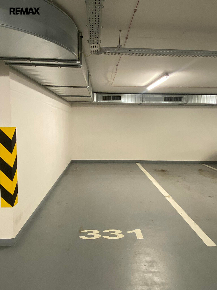 Pronájem garážového stání 15m2