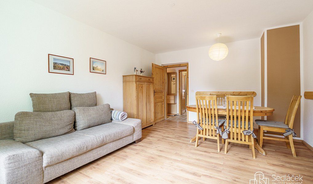 Prodej bytu 3+1 60 m², Boží Dar – náhled fotky 2
