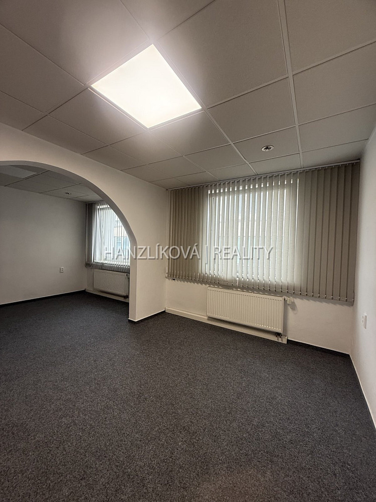 Pronájem kanceláře 24 m² – fotografie 2