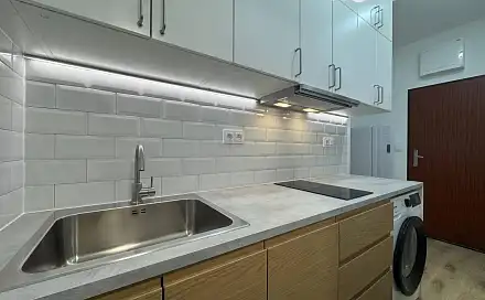 Pronájem bytu 1+1 28 m², Radlická, Praha 5 - Smíchov