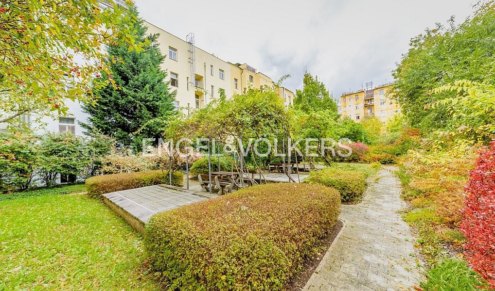 Pronájem bytu 5+1 163 m², Praha – náhled fotky 14