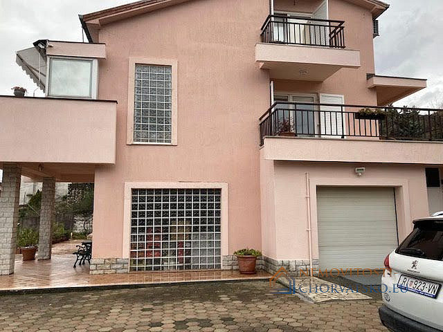Prodej domu 240 m² s pozemkem 1 095 m² - Aanzicht 3
