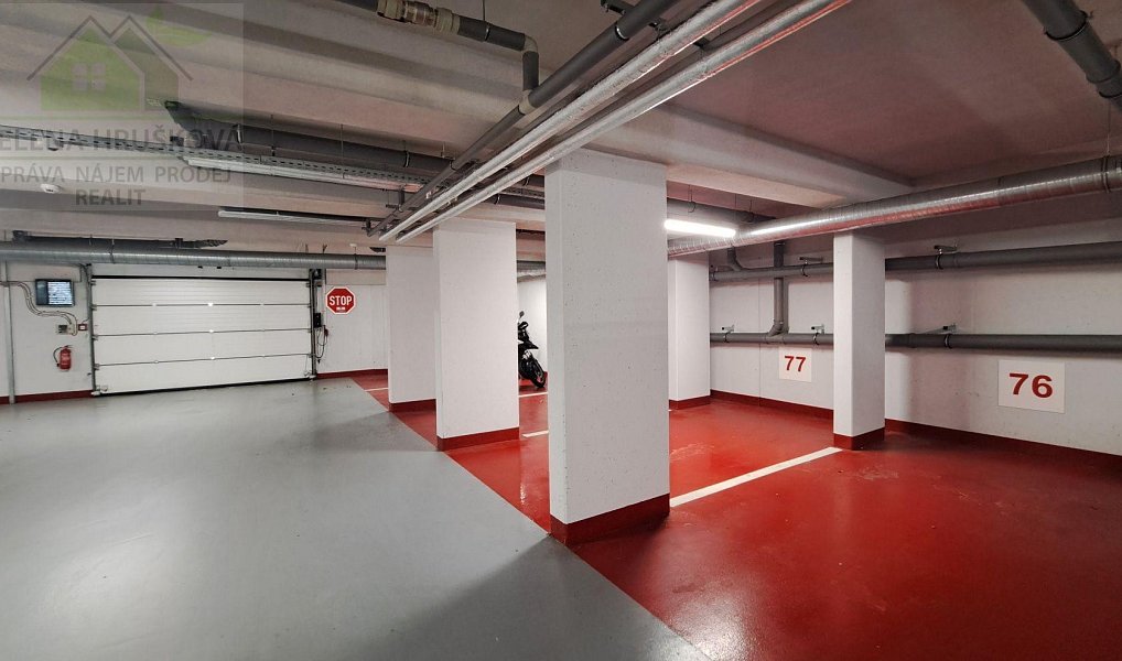 Garážové parkovací stání, ul. Sokolovská, Ostrava-Poruba, Ostrava – náhled fotky 2