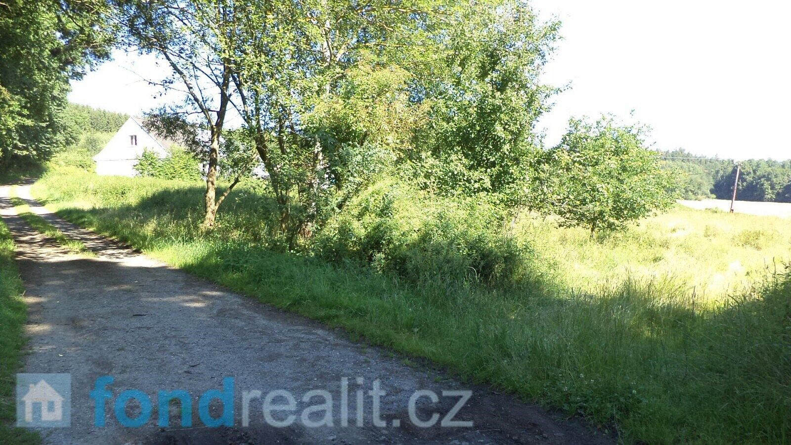 Prodej stavebního pozemku 855 m² — photo 2