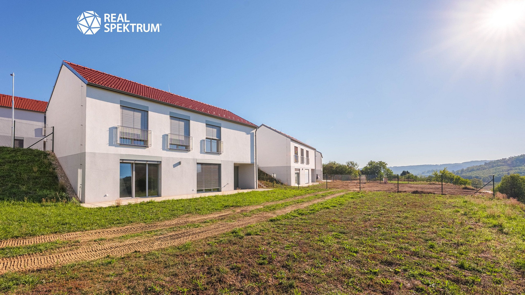 Prodej domu 163 m² s pozemkem 1 087 m² – fotografie 2