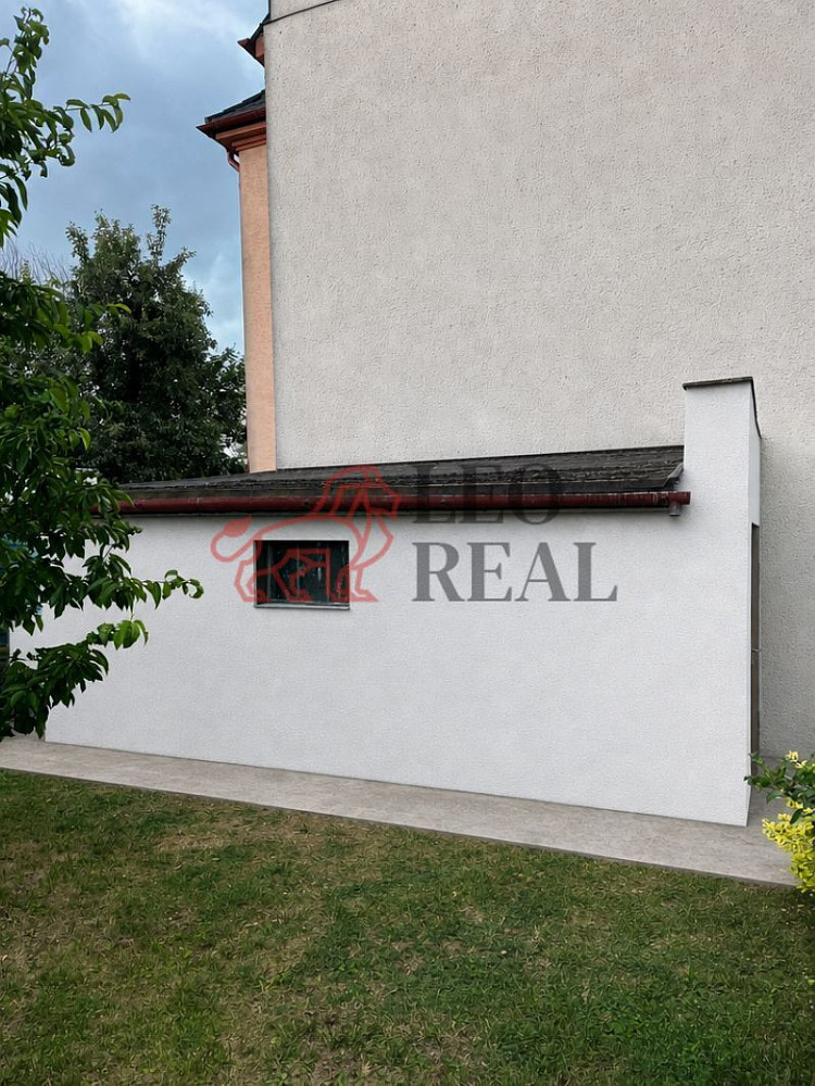 Garáž s vlastním pozemkem a předzahrádkou opava, předměstí — photo 3