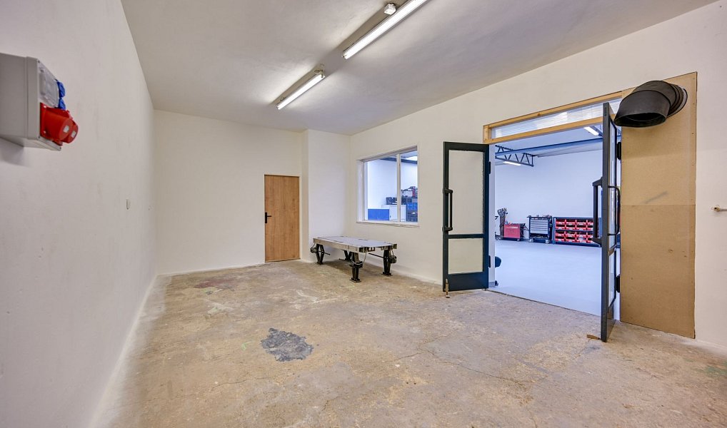 Prodej komerčního objektu (jiného typu) 192 m², Tvrdonice – náhled fotky 30