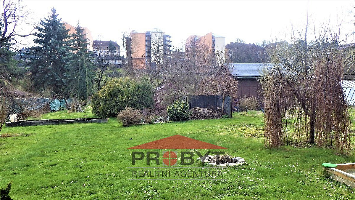 Prodej stavebního pozemku 1 051 m²