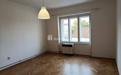 Pronájem bytu 1+kk 30 m², Novgorodská, Praha 10 - Vršovice