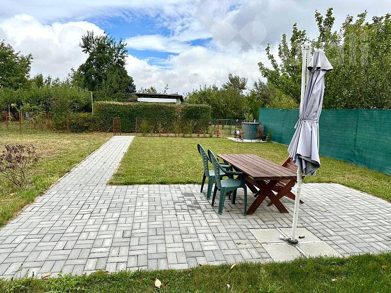 Pronájem zahrady 298 m² – fotografie 2