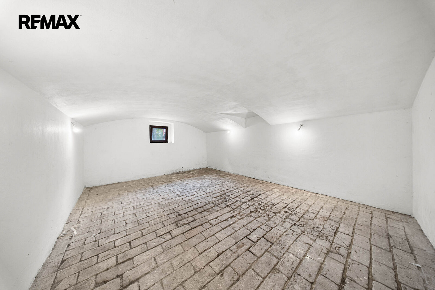 Prodej kanceláře 61 m² – fotografie 3