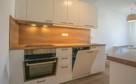 Pronájem bytu 3+1 83 m², Ostromečská, Praha 3 - Žižkov