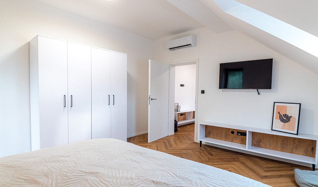 Prodej domu 350 m² s pozemkem 1 688 m², Sobotín – náhled fotky 42