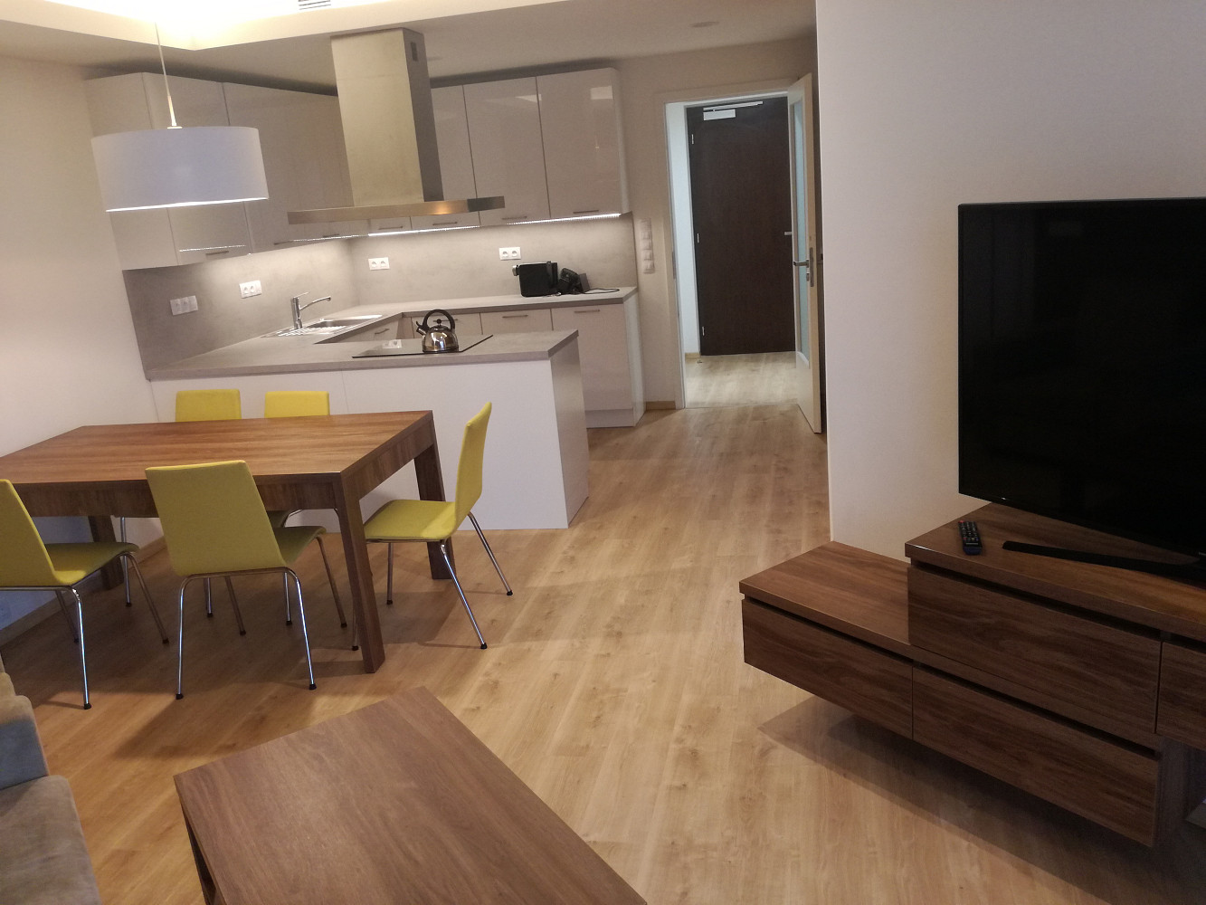 Pronájem bytu 3+kk 87 m² — photo 2