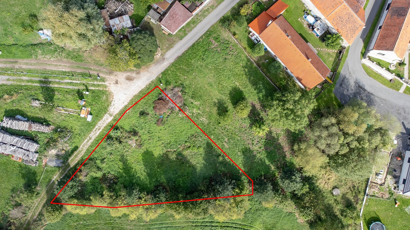 Prodej stavebního pozemku 992 m² – fotografie 4