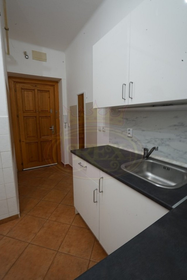 Pronájem bytu 2+1 76 m² – fotografie 3