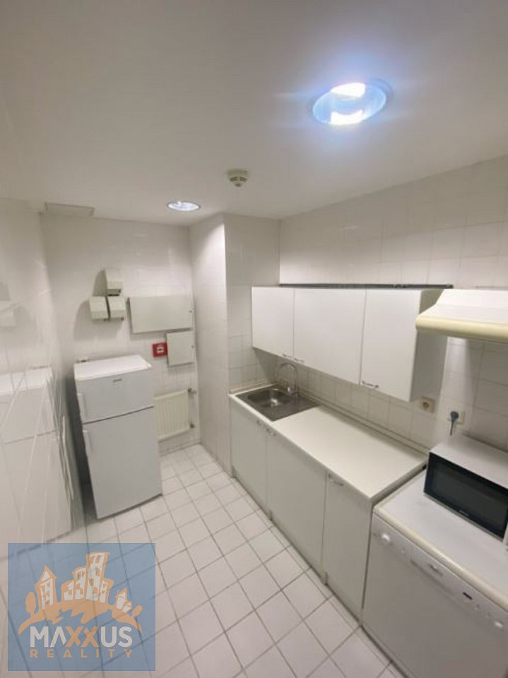 Pronájem kanceláře 35 m² – fotografie 3