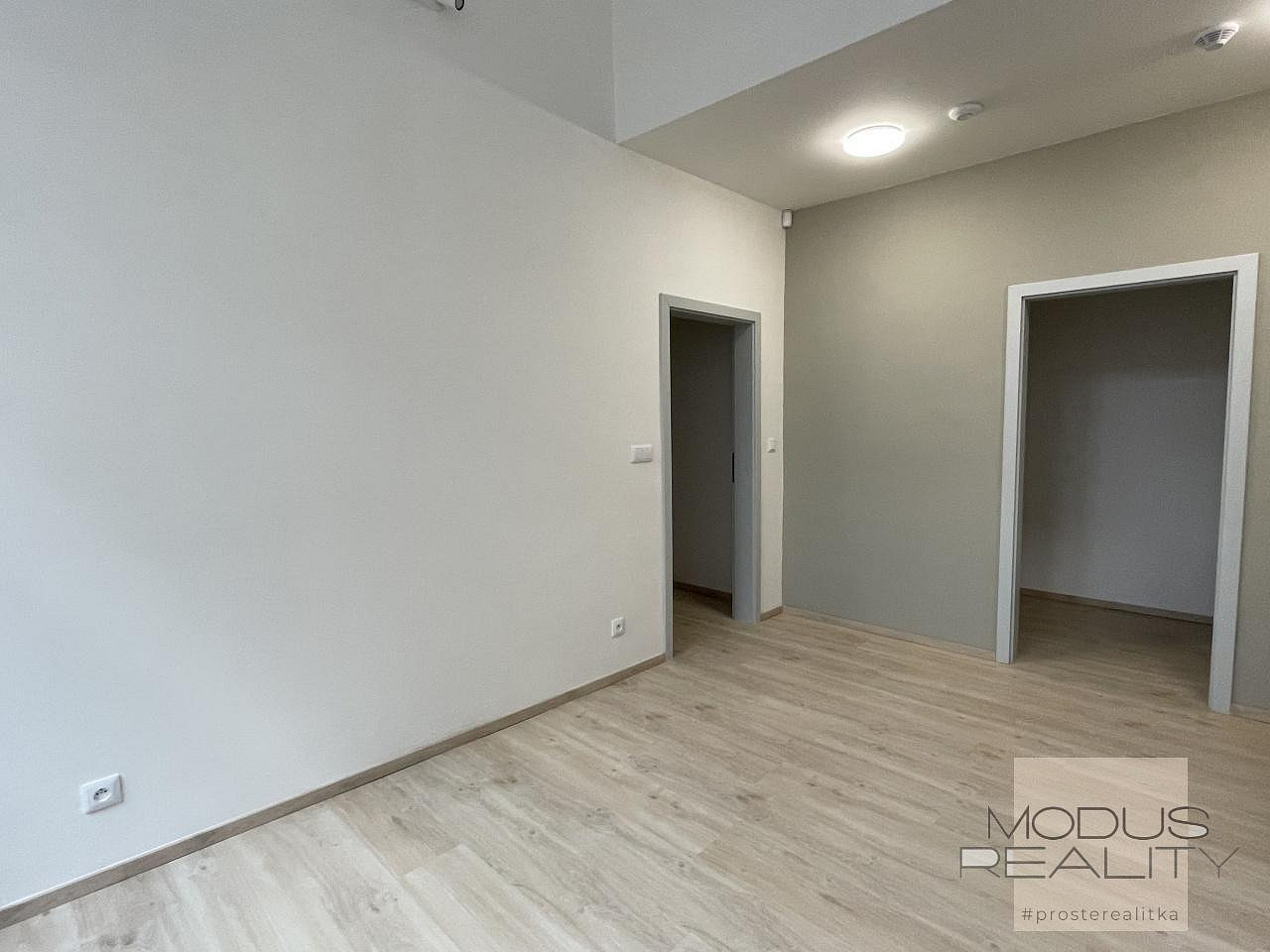Pronájem kanceláře 32 m² - View 3