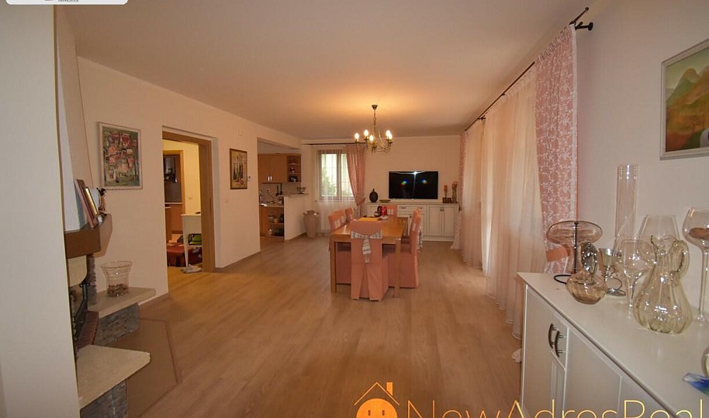 Prodej domu 220 m² s pozemkem 900 m², Karlovy Vary – náhled fotky 2