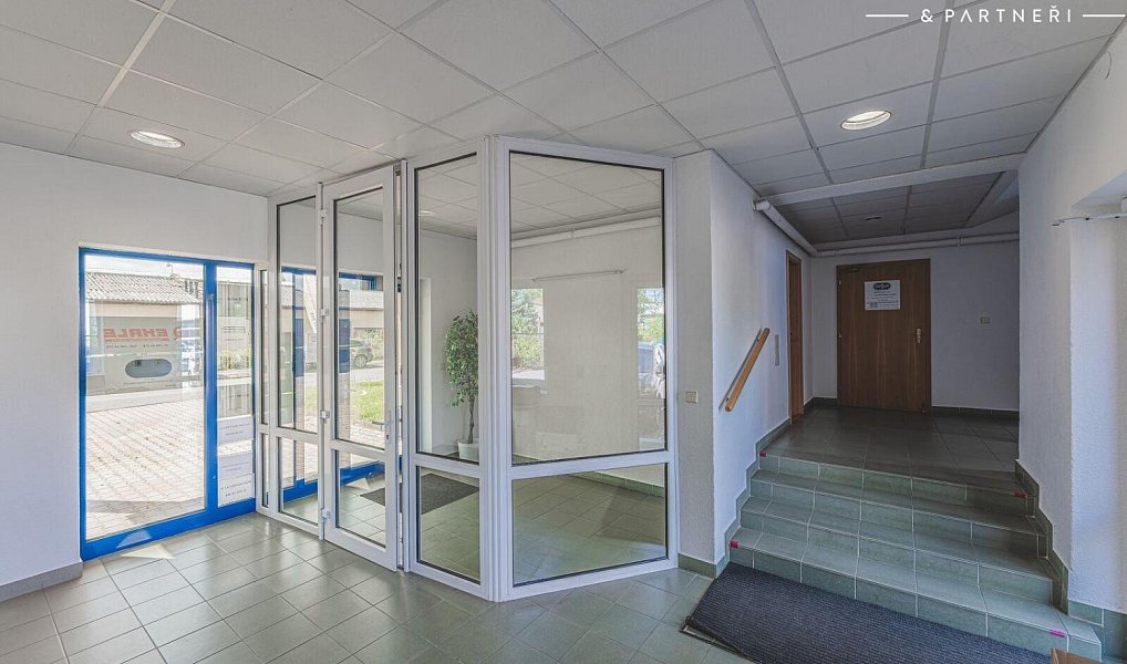 Pronájem kanceláře 102 m², Hradec Králové – náhled fotky 24