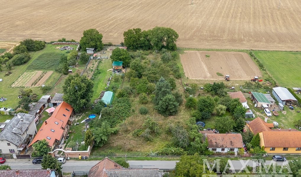 Prodej stavebního pozemku 3 823 m², Dolní Beřkovice – náhled fotky 2