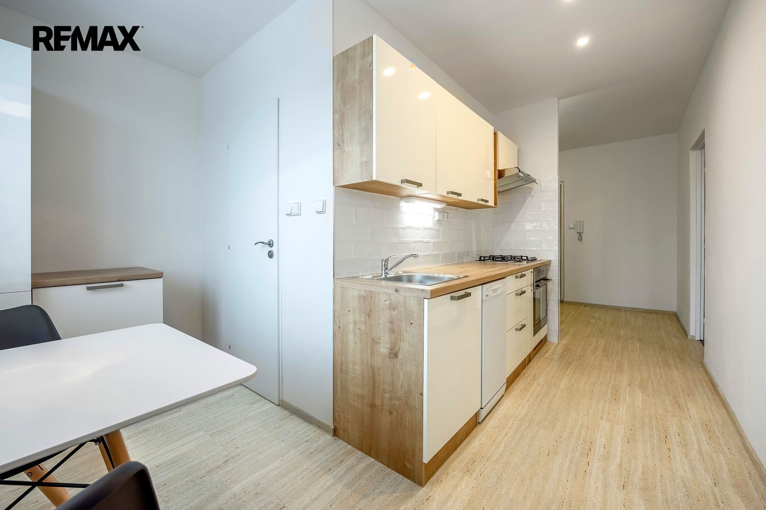 Pronájem bytu 2+1 58 m² – fotografie 2