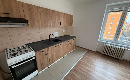 Pronájem bytu 2+1 56 m², tř. Budovatelů, Most