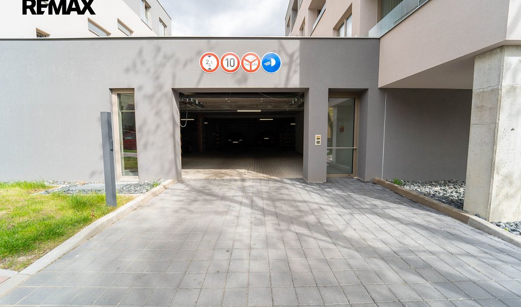 Prodej dvou garážových stání v novém bytové domě, ulice 5. května, Kolín, Kolín – náhled fotky 10