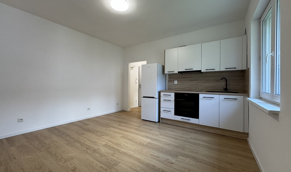 Pronájem bytu 2+kk 38 m², Ostrava – náhled fotky 2