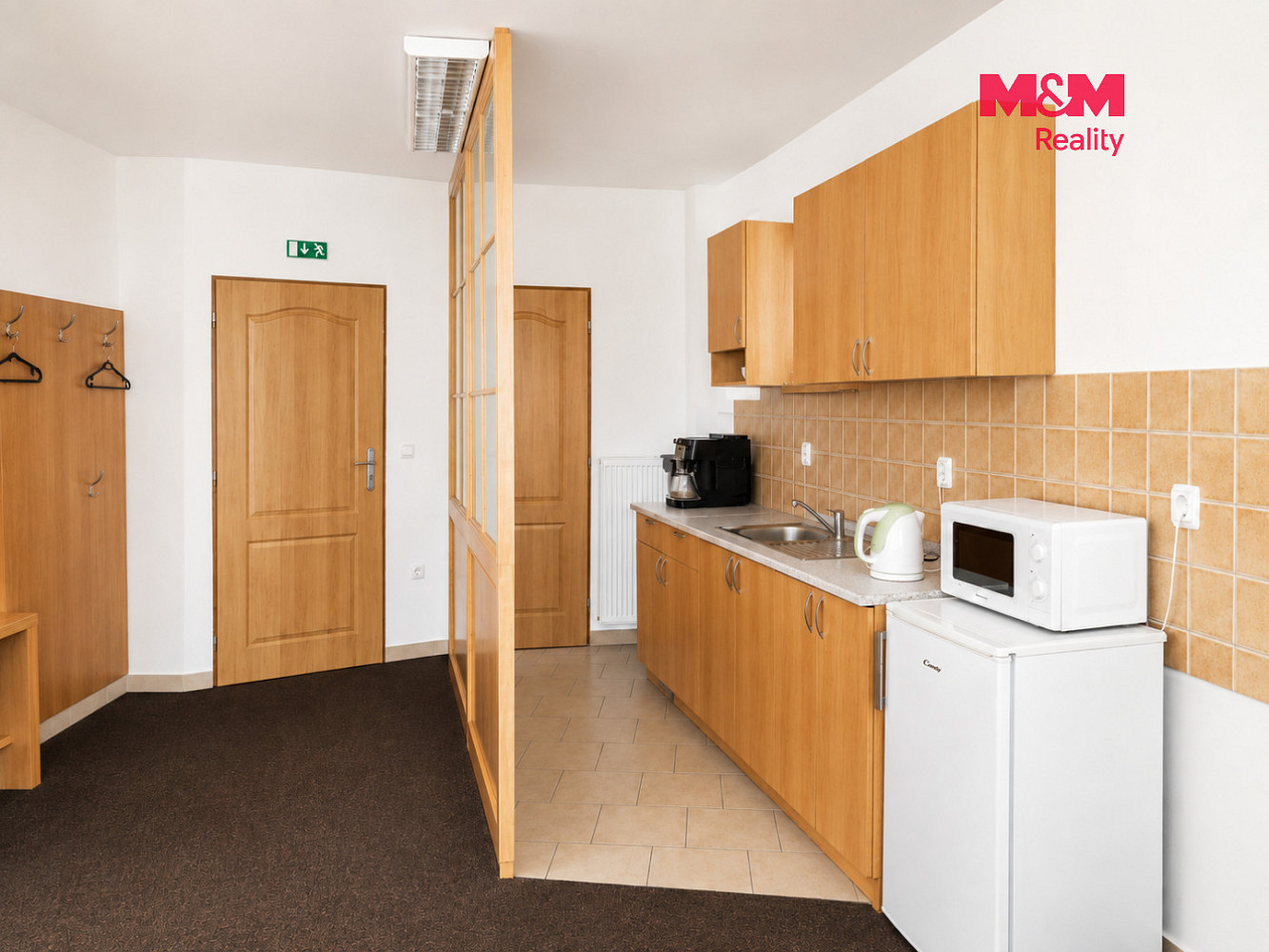 Pronájem obchodních prostor 56 m² – fotografie 2