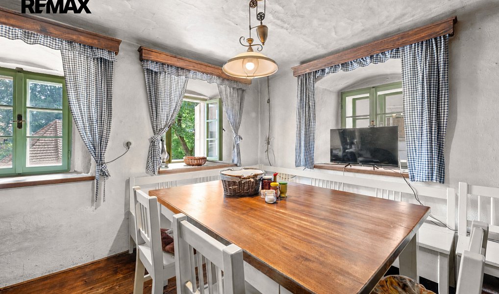 Prodej domu 185 m² s pozemkem 1 642 m², Horní Planá – náhled fotky 4