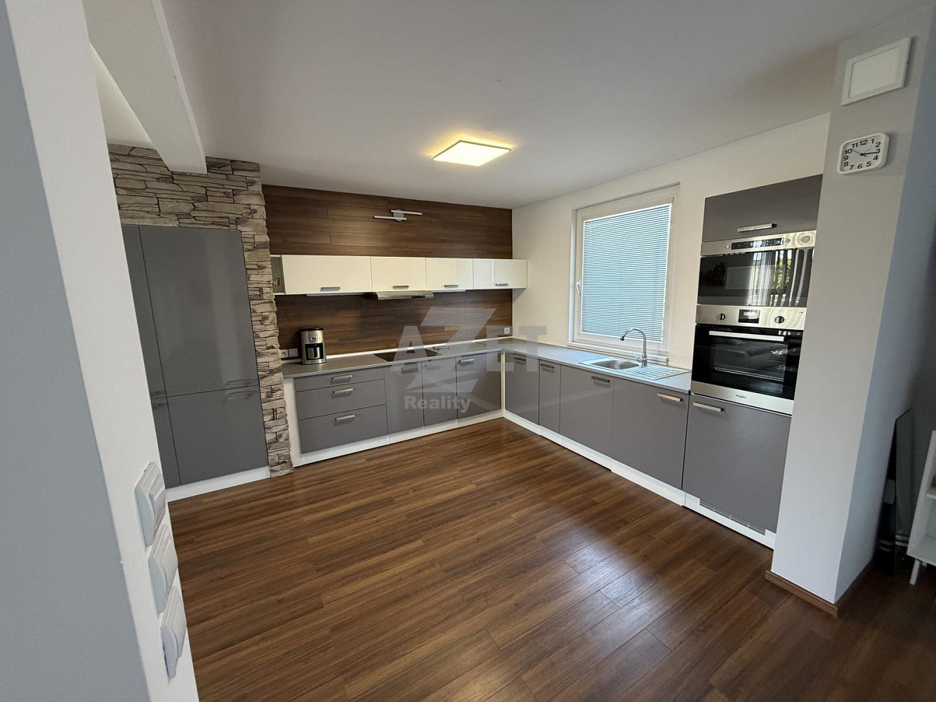 Prodej domu 300 m² s pozemkem 698 m² — photo 2