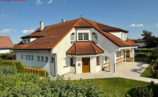 Prodej domu 314 m² s pozemkem 1 442 m², Klatovy