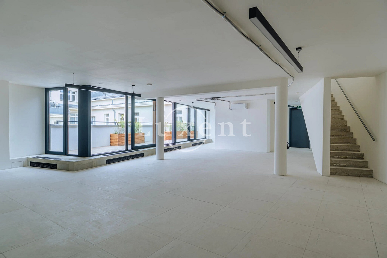 Pronájem kanceláře 105 m² – fotografie 4