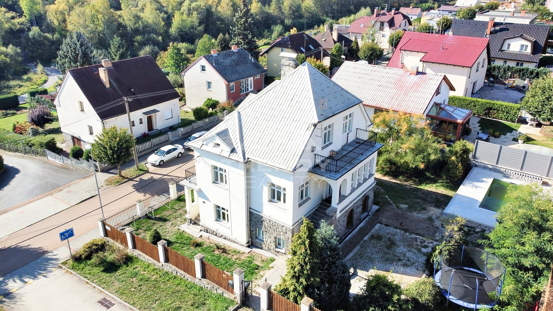 Prodej domu 306 m² s pozemkem 634 m² – fotografie 2