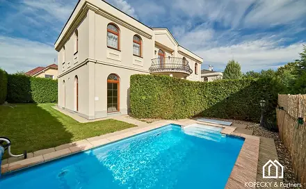 Pronájem domu 243 m² s pozemkem 387 m², Nebušická, Praha 6 - Nebušice