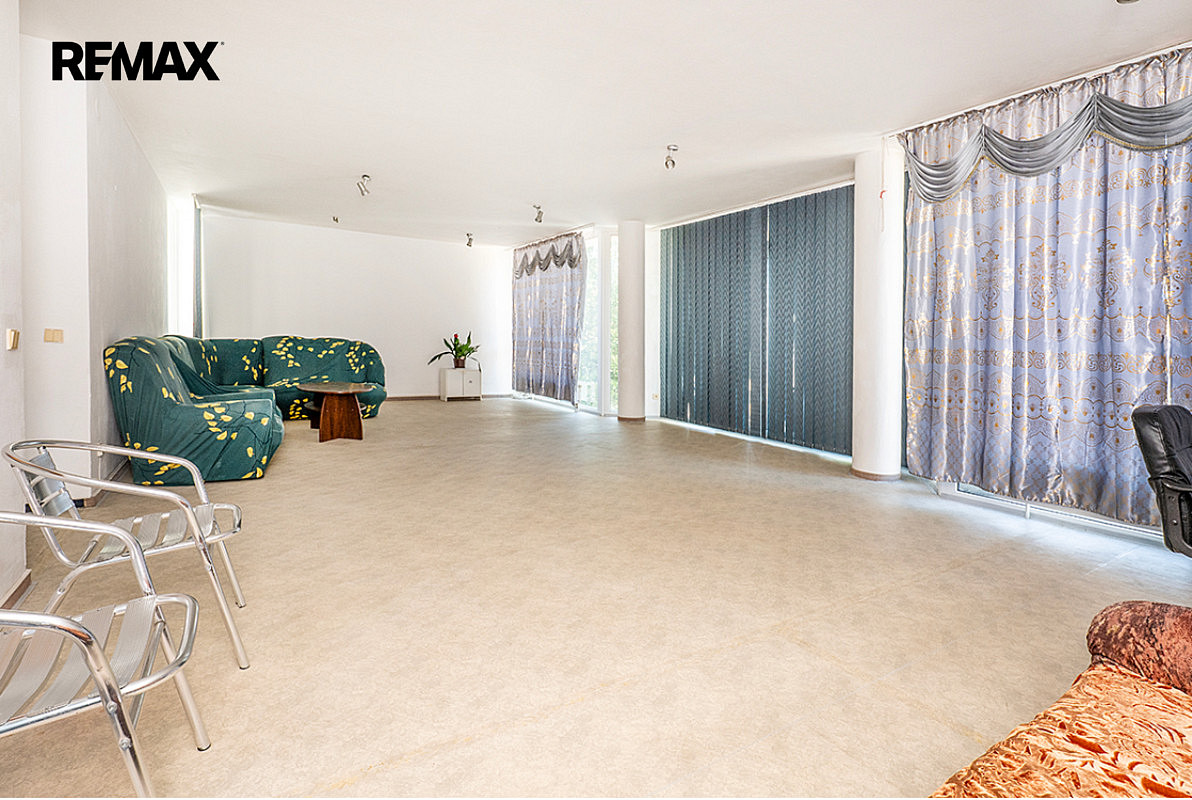 Pronájem bytu 4+1 136 m² – fotografie 2