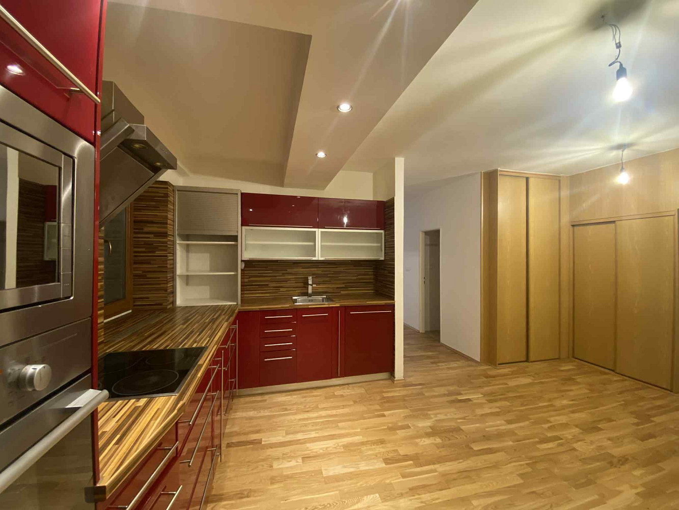 Pronájem bytu 3+1 103 m² — photo 2