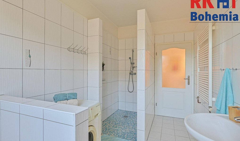 Prodej domu 266 m² s pozemkem 1 426 m², Šestajovice – náhled fotky 24