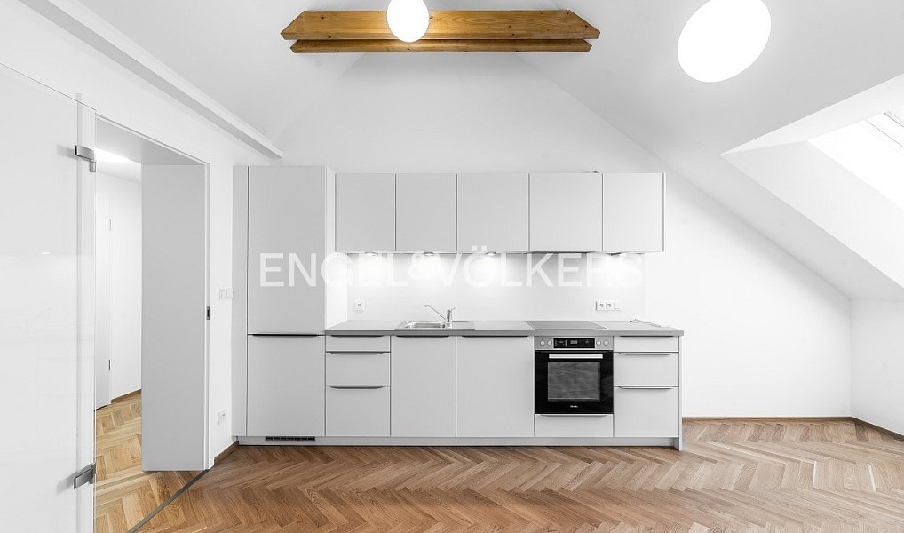 Pronájem bytu 3+kk 79 m², Praha – náhled fotky 2