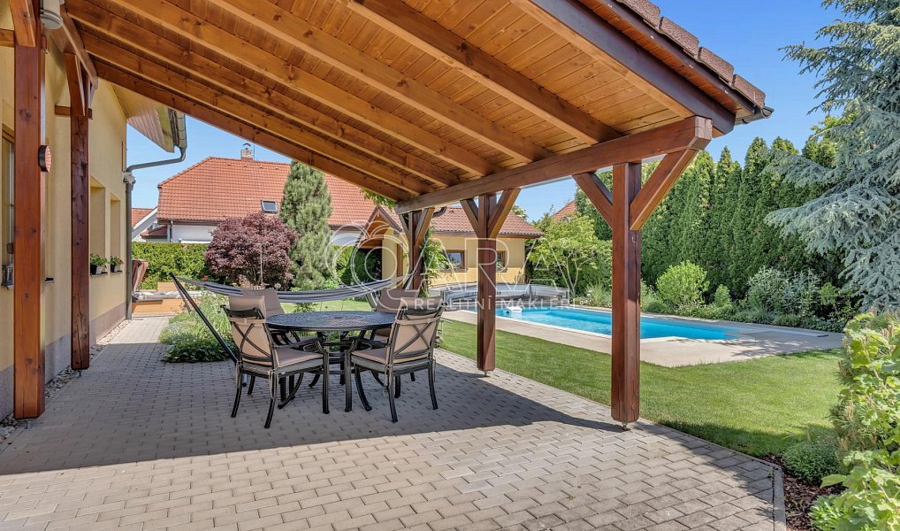 Prodej domu 255 m² s pozemkem 775 m², Šestajovice – náhled fotky 11