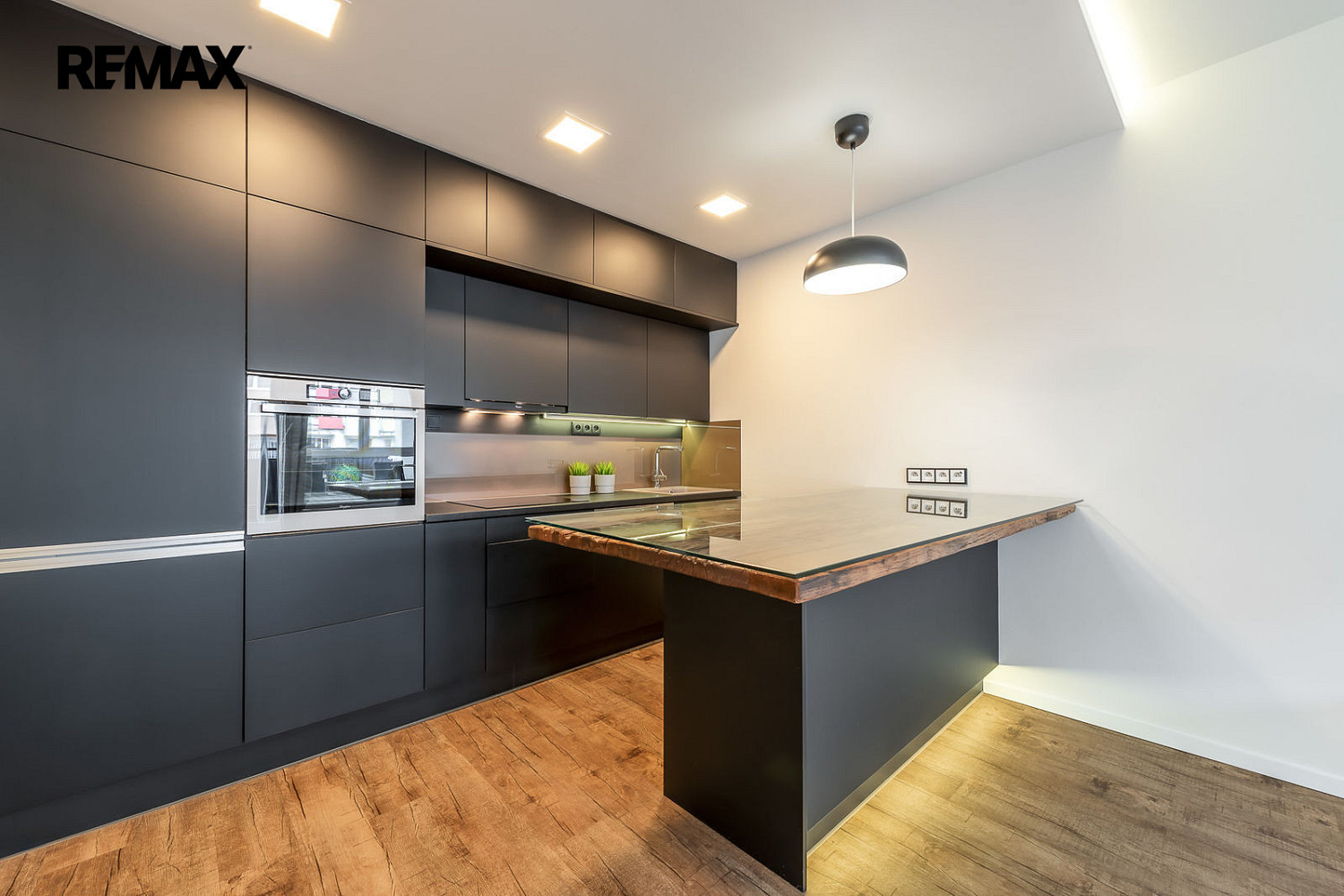 Pronájem bytu 2+kk 55 m² – fotografie 2