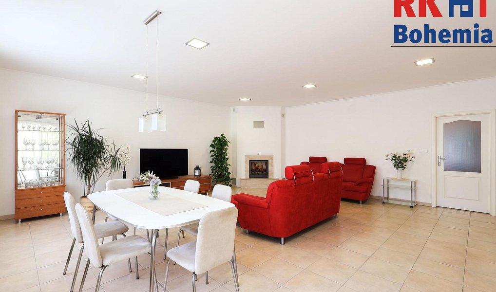 Prodej domu 266 m² s pozemkem 1 426 m², Šestajovice – náhled fotky 39