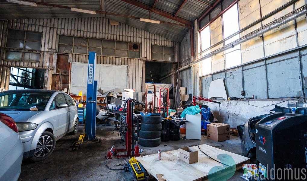 Prodej výrobních prostor 2 255 m², Milovice – náhled fotky 7