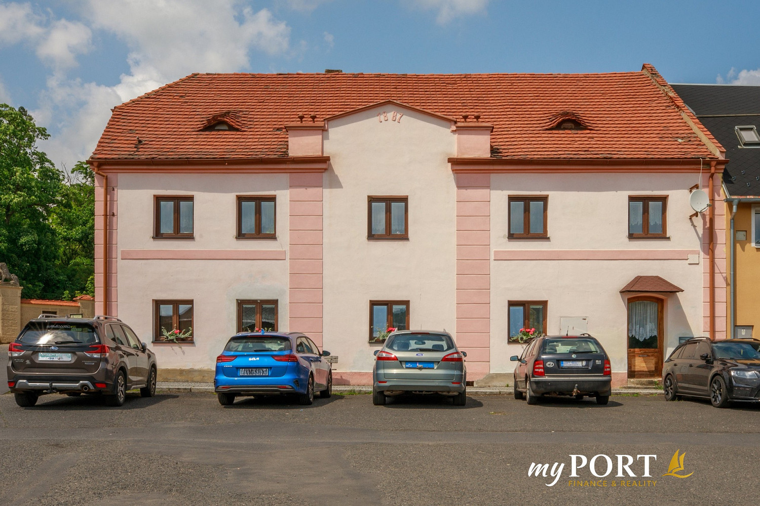 Prodej domu 322 m² s pozemkem 445 m² — photo 2