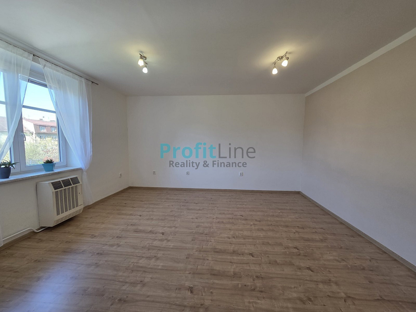 Pronájem bytu 1+1 40 m² – fotografie 3