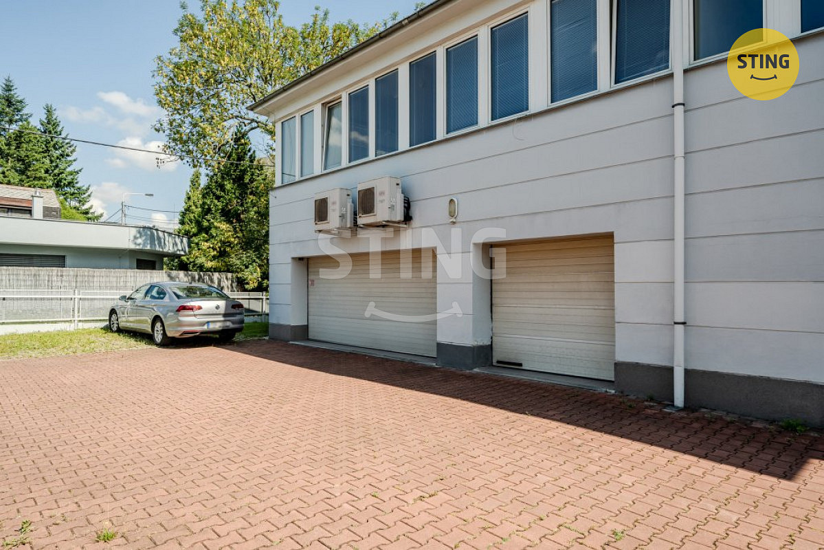 Pronájem kanceláře 250 m² – fotografie 5
