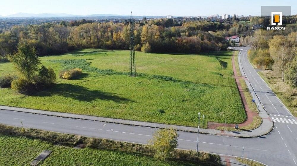 Prodej komerčního pozemku 13 000 m² – pohled 5