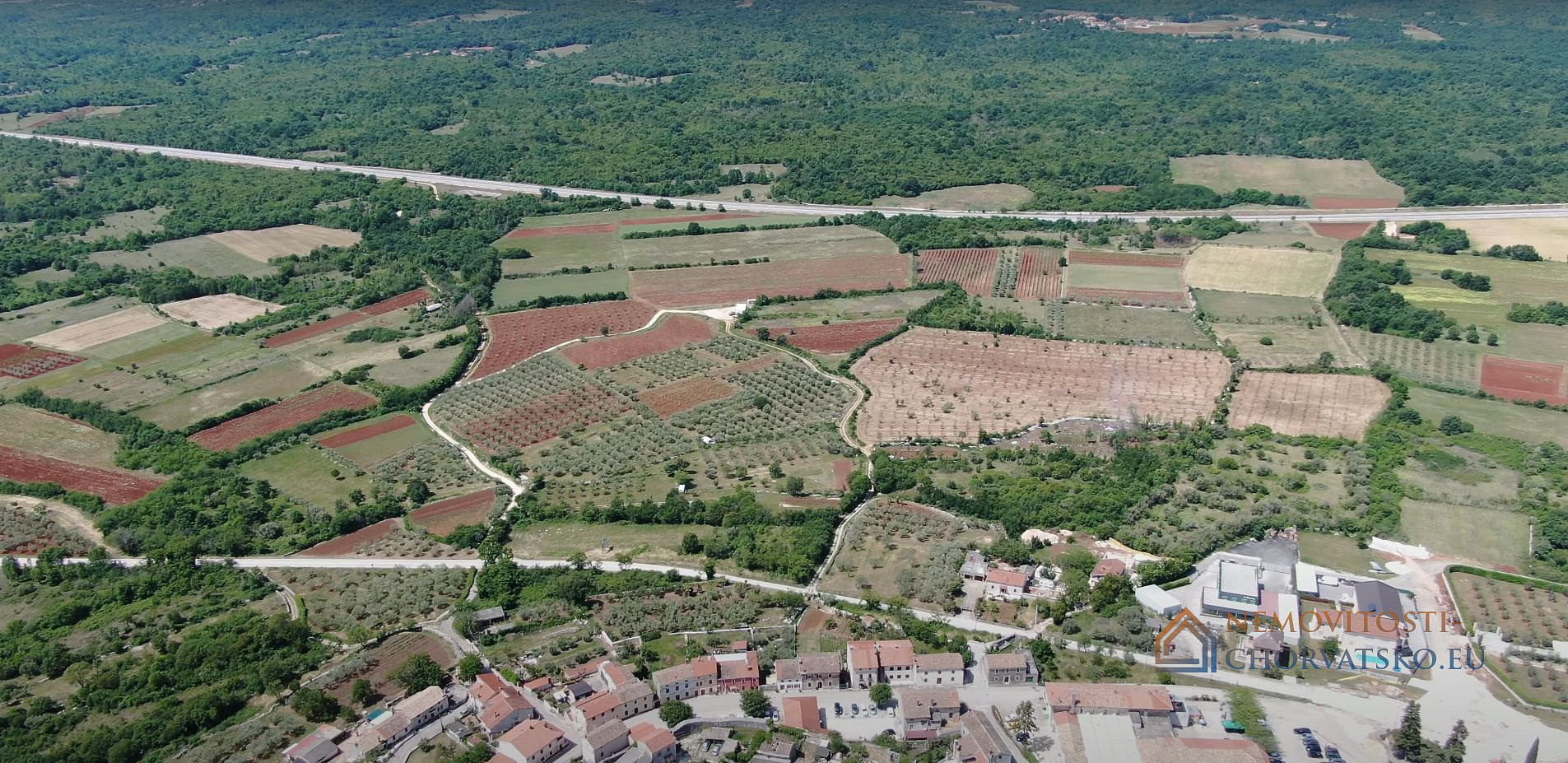 Prodej stavebního pozemku 420 000 m² - Vedere 2