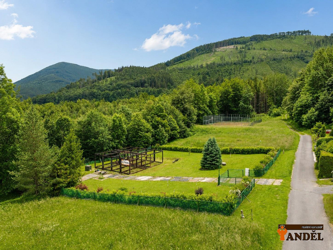 Prodej stavebního pozemku 2 923 m²